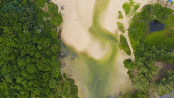 Vista Superior Del Agua Desde Lago Nai Harn Más Allá — Vídeos de Stock