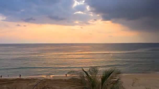Повітряних Час Уповільнена Зйомка Пейзажів Захід Сонця Karon Пляжі Phuketaerial — стокове відео
