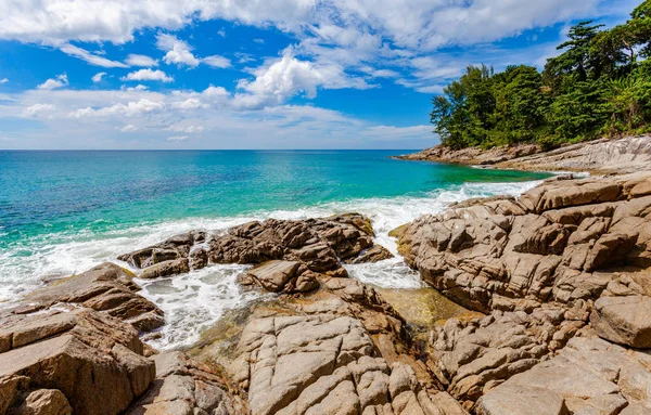 Красивая Природная Скала Над Пляжем Найтон Naithon Beach Тихий Пляжный — стоковое фото