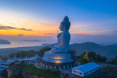 areial Fotoğrafçılık Phuket big Buddha Sunrise. Phuket Big Buddha Phuket Island Phuket Adası en önemli ve saygın yerlerinden biridir.