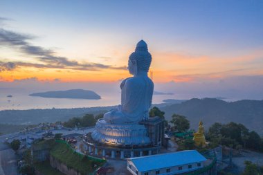 areial Fotoğrafçılık Phuket big Buddha Sunrise. Phuket Big Buddha Phuket Island Phuket Adası en önemli ve saygın yerlerinden biridir.