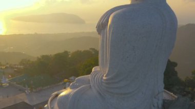 areial Fotoğrafçılık Phuket big Buddha Sunrise. Phuket Big Buddha Phuket Island Phuket Adası en önemli ve saygın yerlerinden biridir.