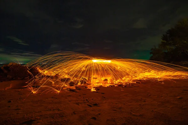 Огненные Работы Стальной Ваты Rock Cool Горящая Стальная Вата Огонь — стоковое фото