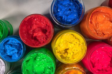 fotoğraf yazdırma tee shirt.factory için renkli mürekkep üstten görünüm. Plastisol mürekkep yararlı tee gömlek fabrika ve Sanayi