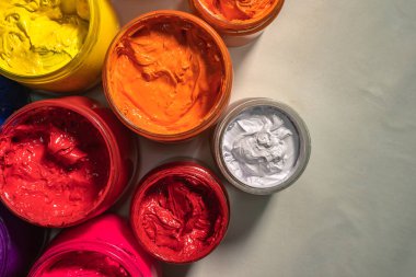 fotoğraf yazdırma tee shirt.factory için renkli mürekkep üstten görünüm. Plastisol mürekkep yararlı tee gömlek fabrika ve Sanayi