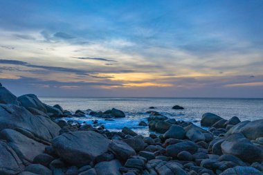 gizli cennet kaya plaj Laem Chai, Karon beach ortasında ve Kata beach yakın Pu Adası