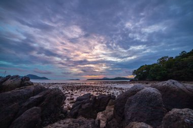 Rawai beach Phuket kayaya manzara mavi sunrise