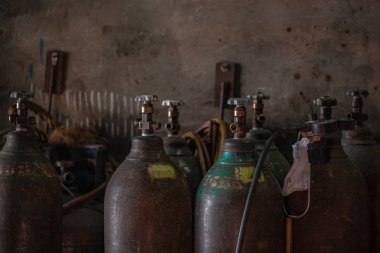 tik kesmek için demir kesme için ısı yangın kullanmanız gerekir