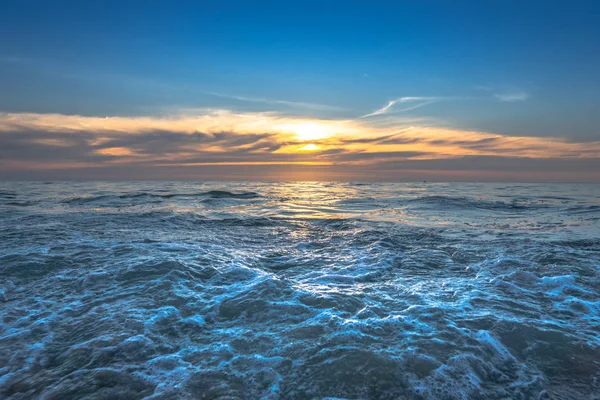 Burbuja Onda Atardecer Playa Karon Phuket —  Fotos de Stock