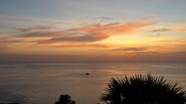 hava fotoğrafçılığı, Laem Promthep Cape bakış açısı. . Phuket Adası en popüler gün batımı bakış açısı Promthep cape bakış açısı olduğunu.
