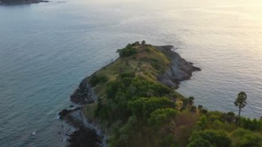 hava fotoğrafçılığı, Laem Promthep Cape bakış açısı. . Phuket Adası en popüler gün batımı bakış açısı Promthep cape bakış açısı olduğunu.