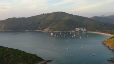 hava fotoğrafçılığı, Laem Promthep Cape bakış açısı. . Phuket Adası en popüler gün batımı bakış açısı Promthep cape bakış açısı olduğunu.