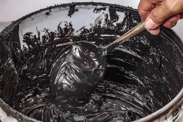 mürekkep veya boya orada kumaş üzerine baskı için birkaç türü vardır. Koyu kumaş üzerine baskı için kullanılan mürekkep her zaman plastisol mürekkep kullanma