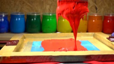 kolu ekran print.ink ekran baskı tee gömlek ve kumaş üzerine baskı için gelen damlayan kırmızı renk