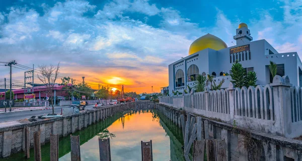 Phuket Thailand April 2019 Masjid Almadinah Darussalam Phuket Sonnenuntergang — Stockfoto