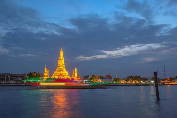 Sunset Large Illuminated Temple Wat Arun Ratchawararam Biggest Tallest Pagoda — Stock Photo, Image