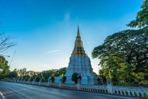 Suriyothai Monumento Província Ayutthaya Tailândia — Fotografia de Stock