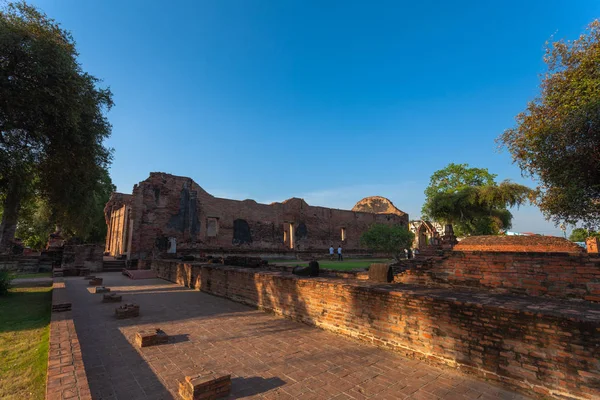 Ubosot (Koordinasyon Salonu) Wat Khudeedao Ayutthaya tarihi parkı Thailan bir Budist tapınağın harabe