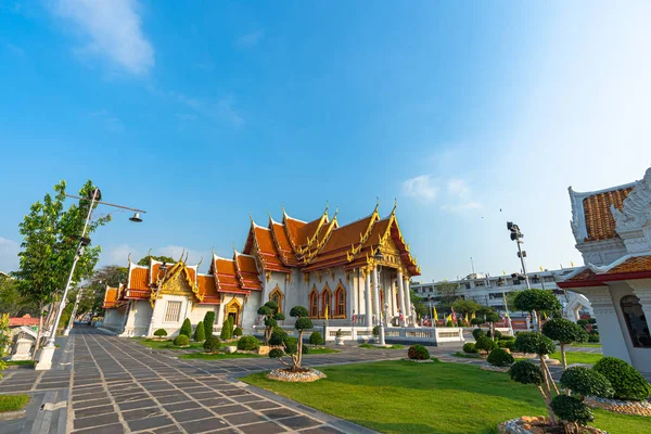 寺本萨马波菲特寺或大理石寺庙是曼谷的重要之一 — 图库照片