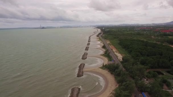 Flygutsikt Suchada Beach Många Halvcirkel Stranden Vid Suchada Beach Rayong — Stockvideo