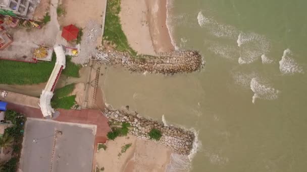 Puente Sobre Canal Escultura Dragón Playa Payoon Provincia Rayong Tailandia — Vídeo de stock