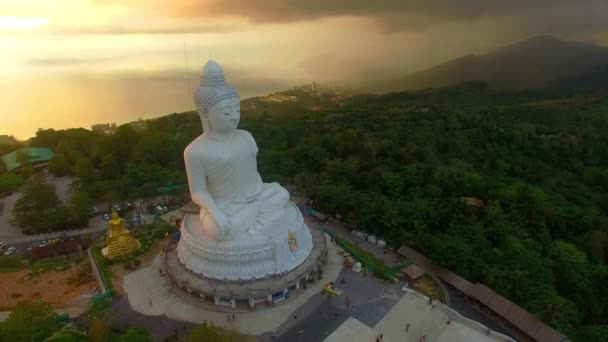 Légi Felvétel Phuket Nagy Buddha Egyike Sziget Legfontosabb Tisztelt Tereptárgyak — Stock videók