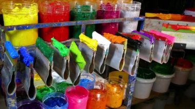 tee gömlek fabrika mağazasında baskı tee gömlek için mürekkep renkli. Plastisol mürekkezte tee gömlek fabrikasında ve ihracat için sanayide yararlı.