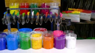 tee gömlek fabrika mağazasında baskı tee gömlek için mürekkep renkli. Plastisol mürekkezte tee gömlek fabrikasında ve ihracat için sanayide yararlı.