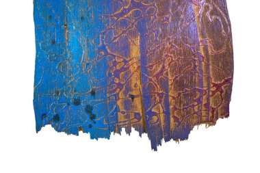 Keskin ahşap oyma araçları kullanarak bir resmi açın ve tahtaya mürekkeple yazdırın,