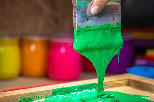 Green Color Dripping Hand Screen Printing Printing Tee Shirt Tee — Stock Photo, Image