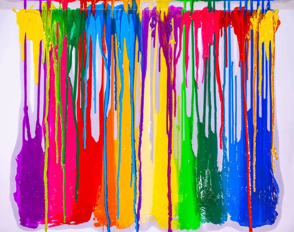 Molti Colori Stanno Lentamente Gocciolando Sui Colori Arcobaleno Della Scena — Foto Stock