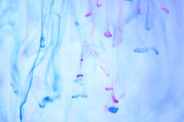 Ortam boya hareket satırları yok sayar. Yumuşak arka plan.