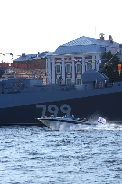 Dělo Přídi Jedna Válečná Loď Admirál Makarov Identifikačním Číslem 799 — Stock fotografie