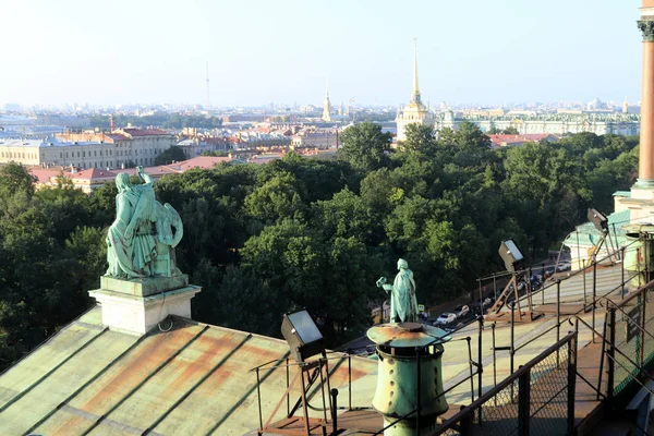 Copper Holy Peoples Silhouettes View Isaac Cathedral Saint Petersburg Cityscape — Stock Photo, Image