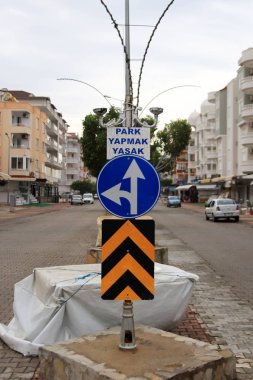 Alanya sokak yol işareti. Türkiye.