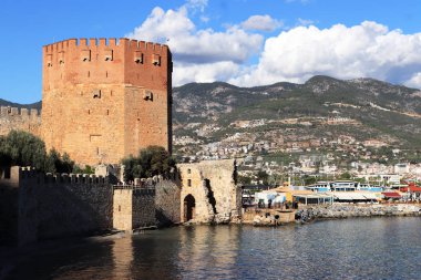 Eski Bedesten Alanya kale ana kuleye görünümü. Karadeniz. Türkiye.