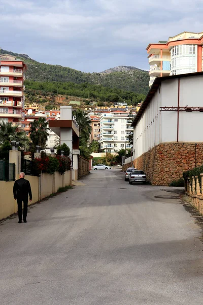 Жилая Улица Человеком Городе Аланья Турция — стоковое фото
