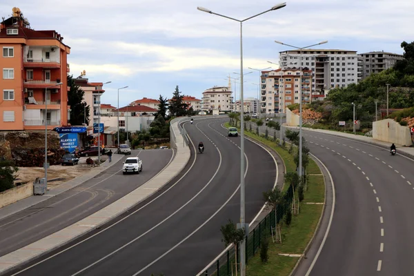 Estrada Rodoviária Perto Edifícios Residenciais Cidade Alanya Turquia — Fotografia de Stock