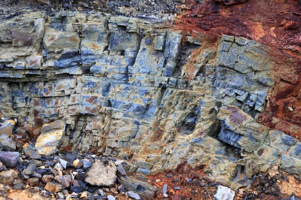 Layered Rock Med Rustik Delar Konsistens Mountain Mönster Bakgrund — Stockfoto