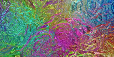 Holografik degrade arka plan. Dokulu yüzeyde renkli ışık. Bukalemun taş kaya yüzey dokusu.