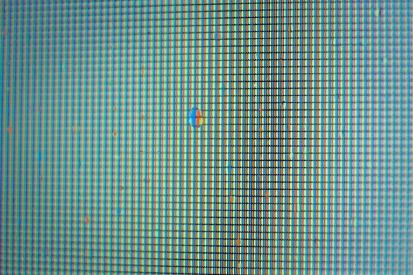 Exibir textura da grade de pixels. Monitore o fundo da macro pixel. Gotas de água na superfície pixilada . — Fotografia de Stock