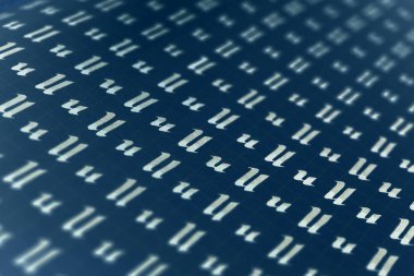 Lacivert harf U öğrenme becerileri kağıt sayfasında kaligrafik beyaz. Kaligrafi harfleri u arka plan. Yazma alıştırması çalışma sayfası yazma. El yazısı sembolü doldurma deseni.