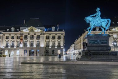 Martrio Meydanı Orleans, Fransa, Joan of Arc heykeli başkanlığında ve nerede Ticaret Odası binası
