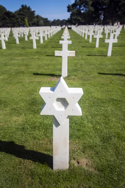 Pierres Tombales Des Soldats Morts Débarquement Normandie Dans Cimetière Américain — Photo
