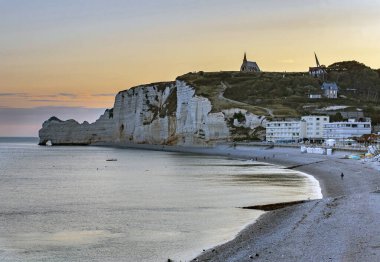 Etretat kayalıkları