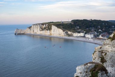 Etretat kayalıkları