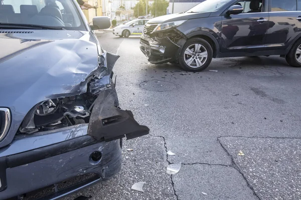 Alkol, uyuşturucu ve cep telefonu dikkat dağınıklığı çoğu trafik akışına neden olur — Stok fotoğraf