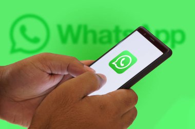 Ekranda WhatsApp, Dhaka, Bangladeş - 08 Mart 2024.