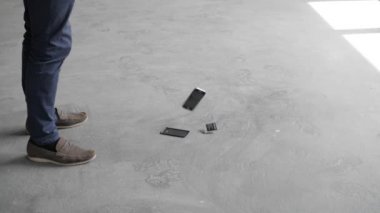 Smartphone yere düşer