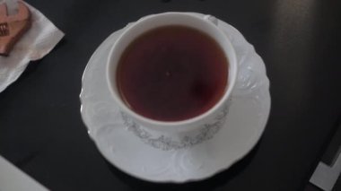 Masada bir fincan çay.